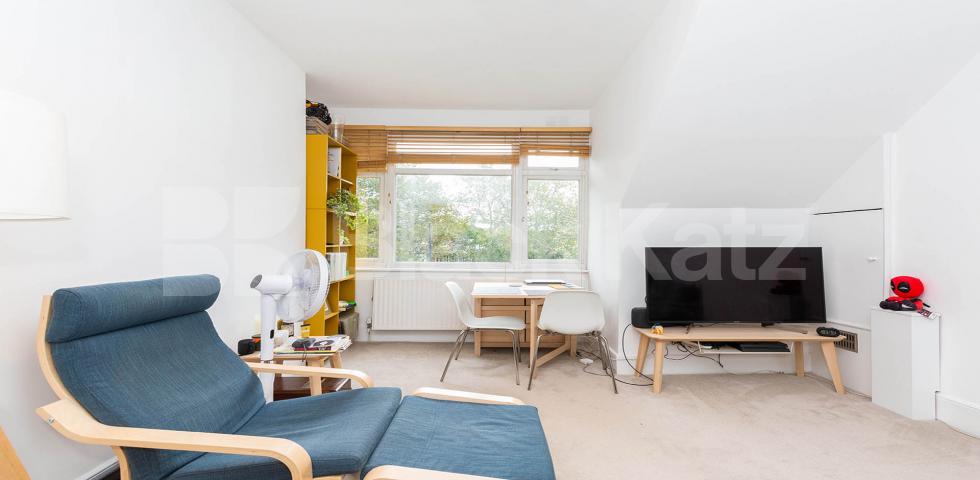 			1 Bedroom, 1 bath, 1 reception Flat			 Priory Road, CROUCH END